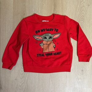 Star Wars Red Baby Yoda Grogu ON MY WAY TO STEAL YOUR HEART 5T Sweatshirt